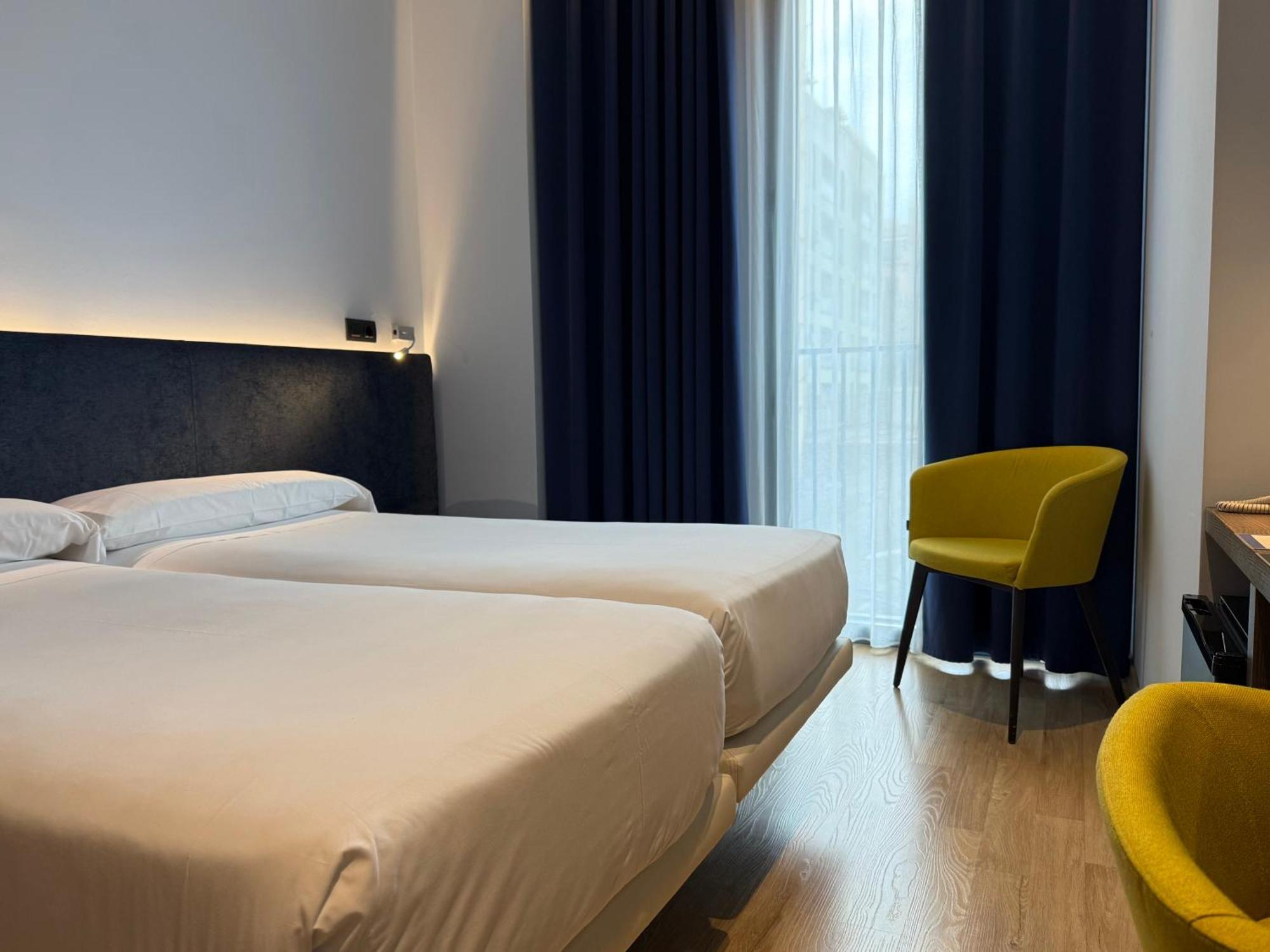 Chi Hotel Barcelona Bagian luar foto